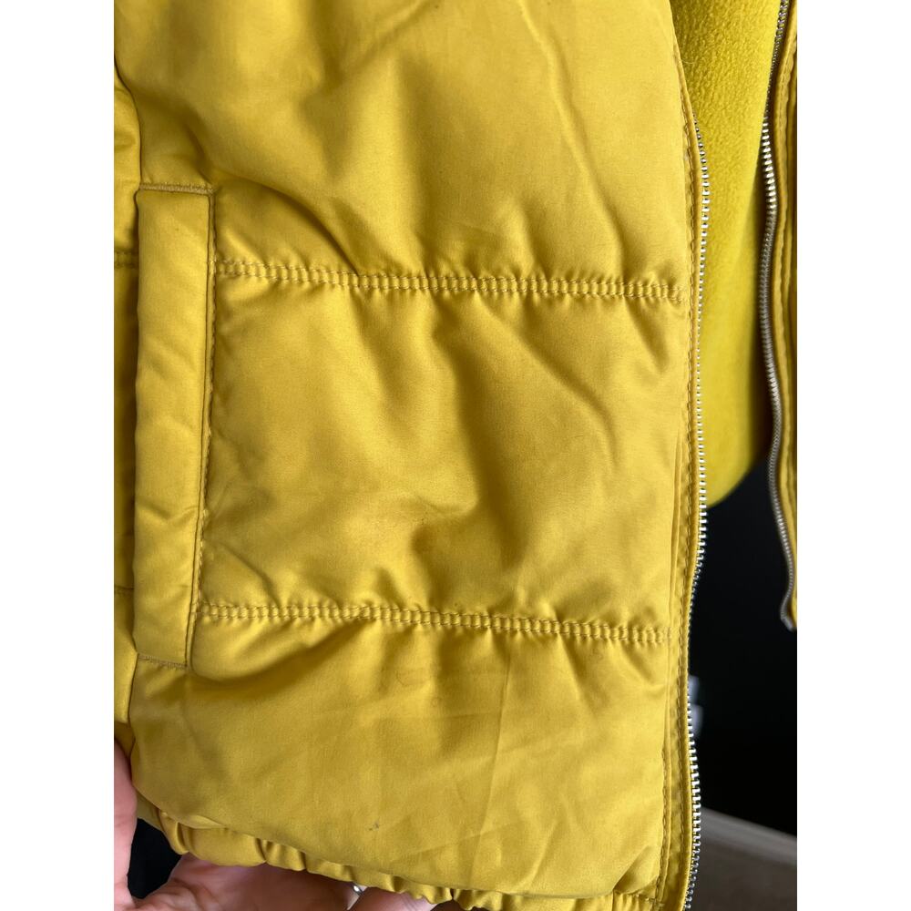Old Navy Mustard Yellow Puffer Vest Medium M Fleece Lined Sleeveless Jacket Warm - Picture 3 of 8